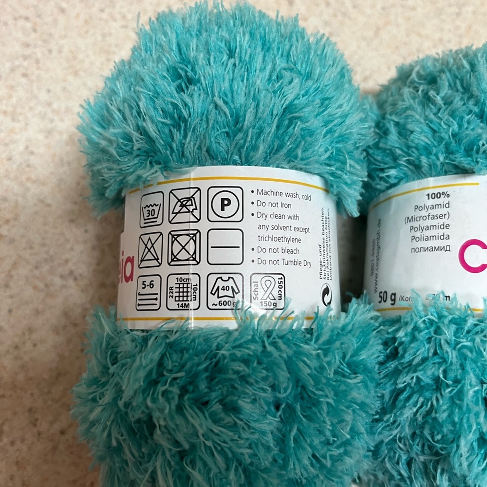 Variety of Vintage Yarn Lot 13 skeins - Picture 9 of 11